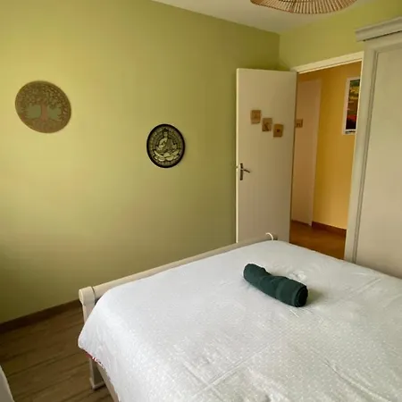 8 Personnes O Mes Anges סן-ז'וליין-אן-בורן